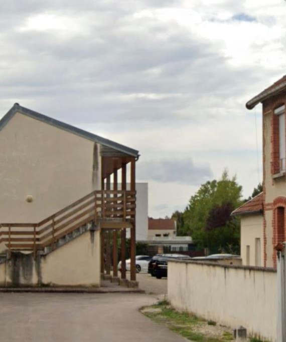Appartement Chez K - Studio - Proche Centre - Parking à Sainte-Savine Extérieur photo