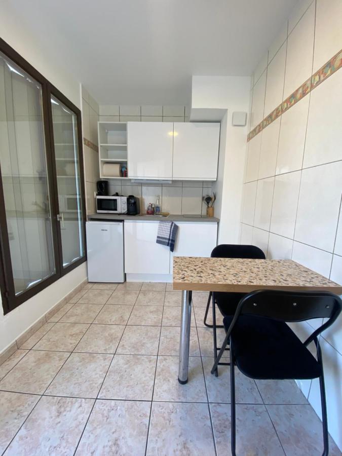 Appartement Chez K - Studio - Proche Centre - Parking à Sainte-Savine Extérieur photo
